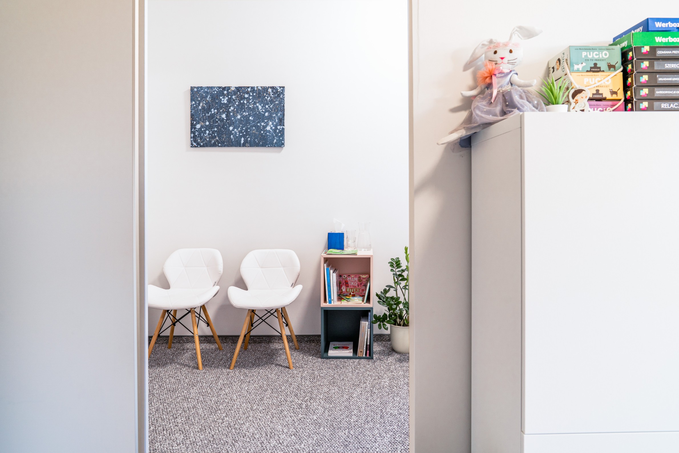 Logostwory_Poczekalnia